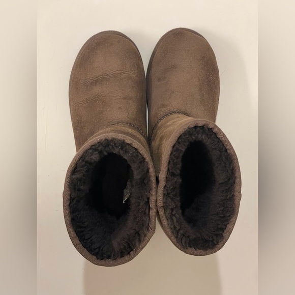 UGG Women’s Classic Short‎ II Chocolate Suede Boots Size 4 - Picture 7 of 10
